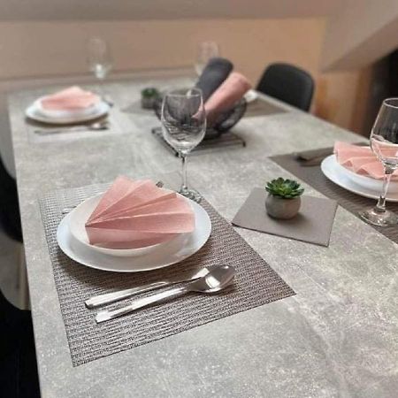 Appartement Gréta Lux Apartman à Hajdúszoboszló Extérieur photo