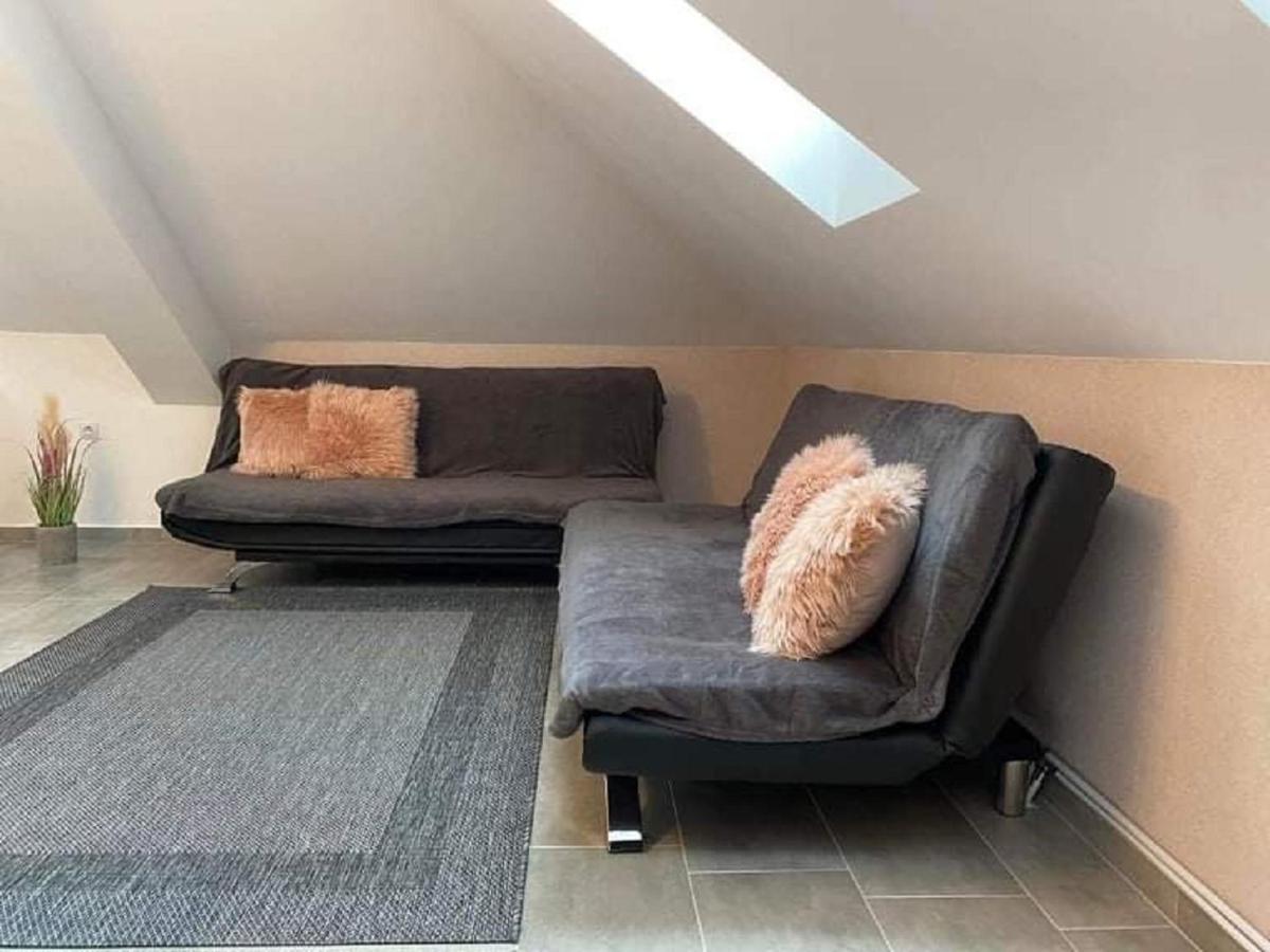 Appartement Gréta Lux Apartman à Hajdúszoboszló Extérieur photo