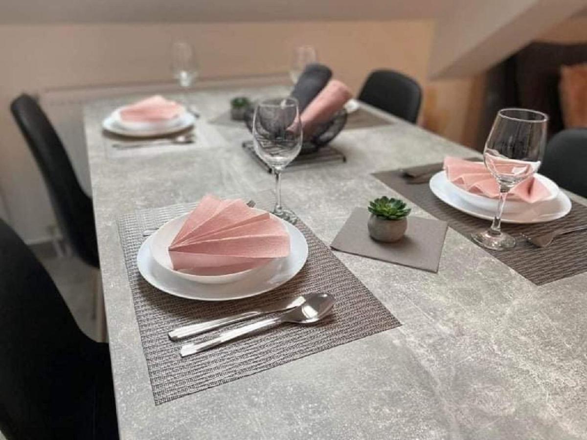 Appartement Gréta Lux Apartman à Hajdúszoboszló Extérieur photo