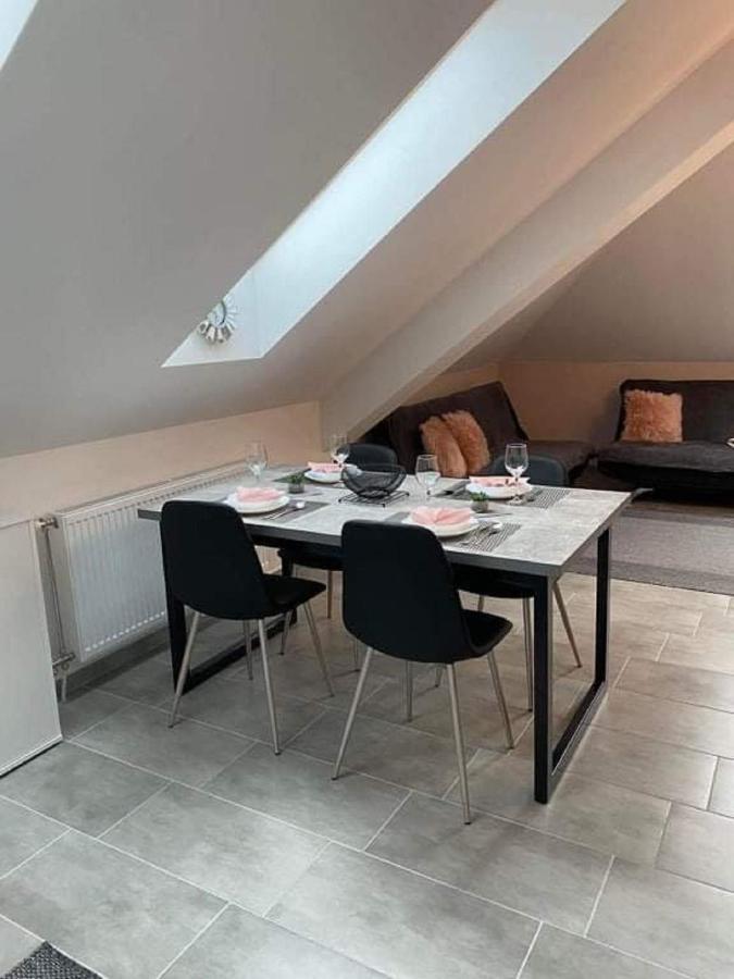 Appartement Gréta Lux Apartman à Hajdúszoboszló Extérieur photo
