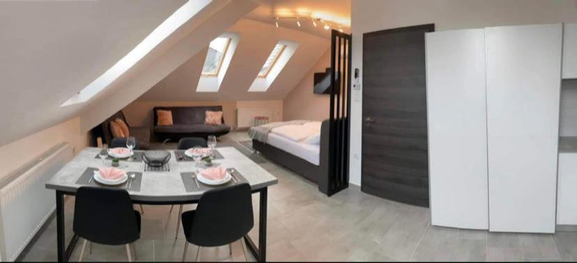 Appartement Gréta Lux Apartman à Hajdúszoboszló Extérieur photo